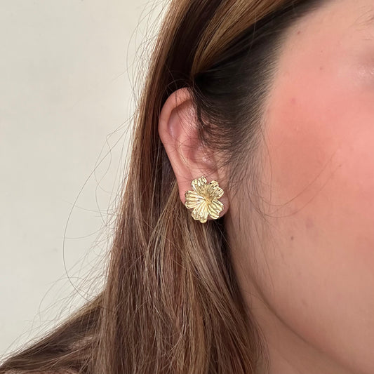 GOLD FLOWER STUDS
