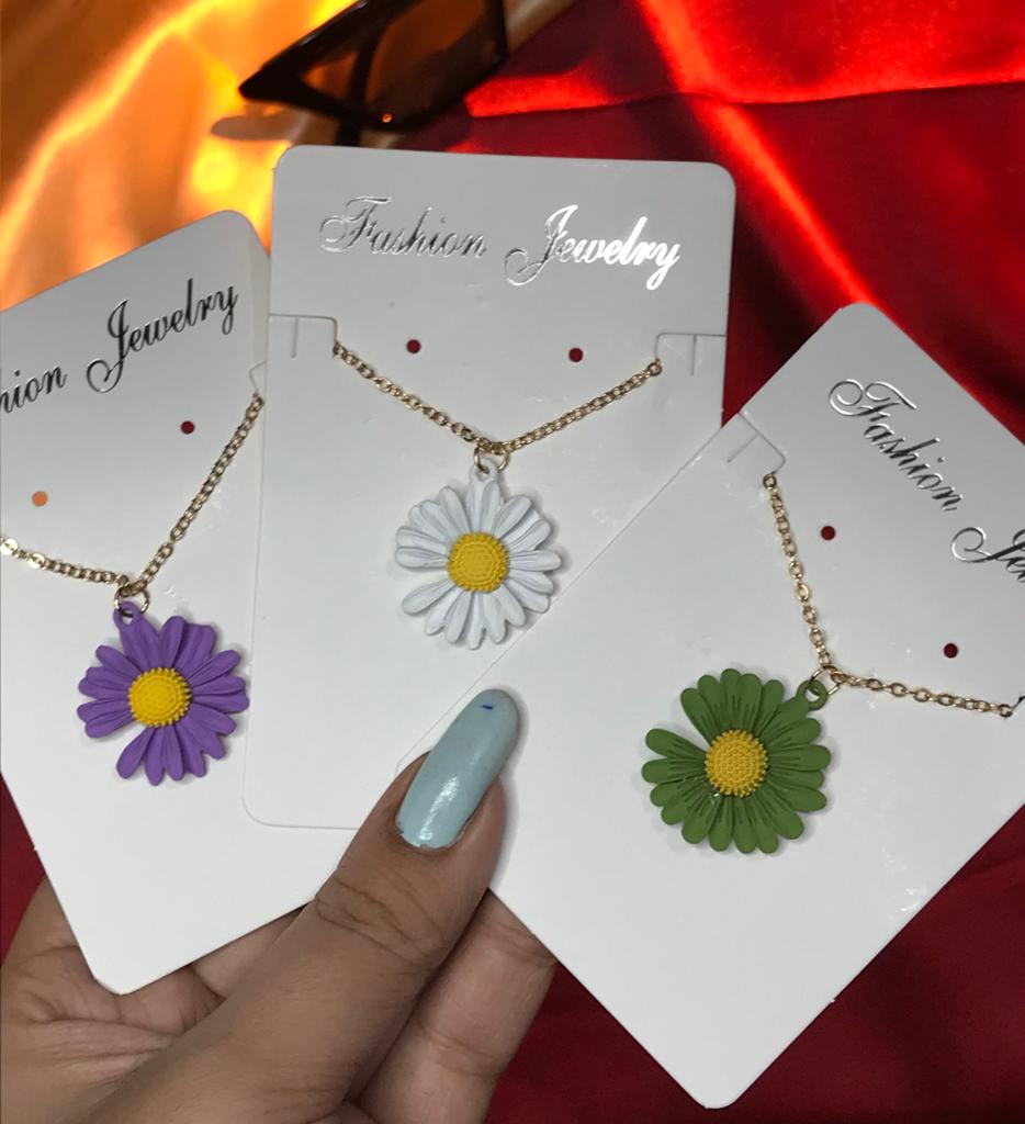 Daisy necklace